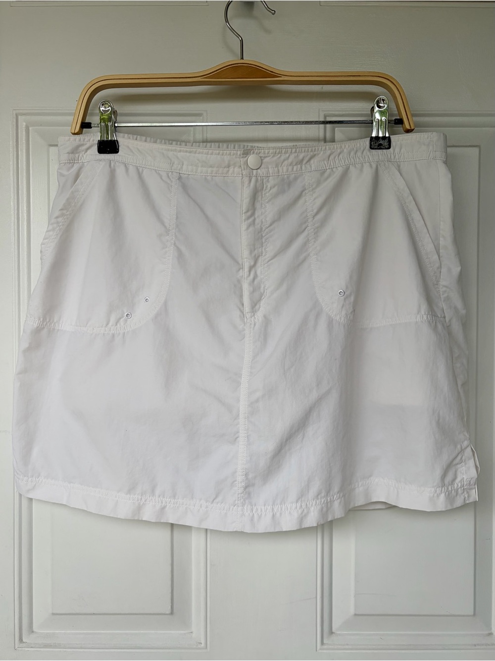 •Lands’ End• Tennis/Pickle Ball/Golf 
 White Skort - Size 12